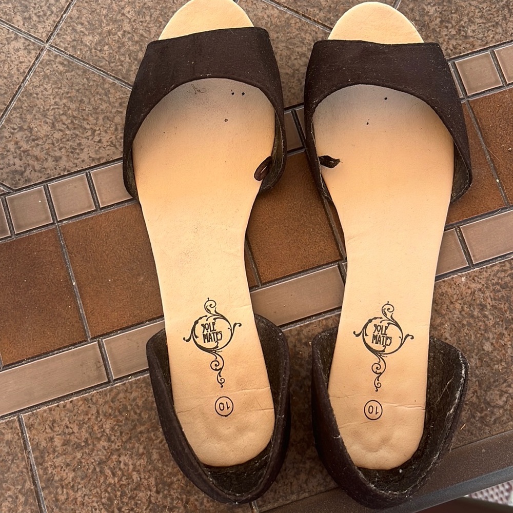Sole mates flat shoes, size 10- black- good condition